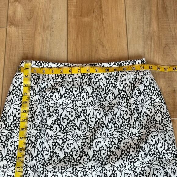 Nine West Pencil Skirt Lined Black White Floral Pattern Size 6 - Picture 4 of 9